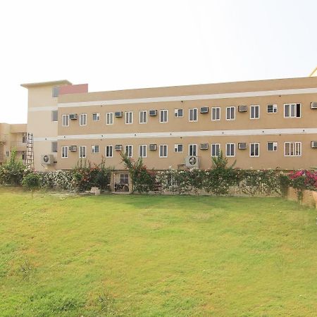 Maple Delite Hotel Lucknow Exterior foto