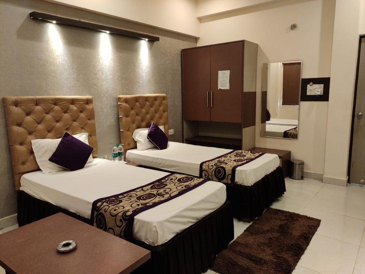 Maple Delite Hotel Lucknow Exterior foto